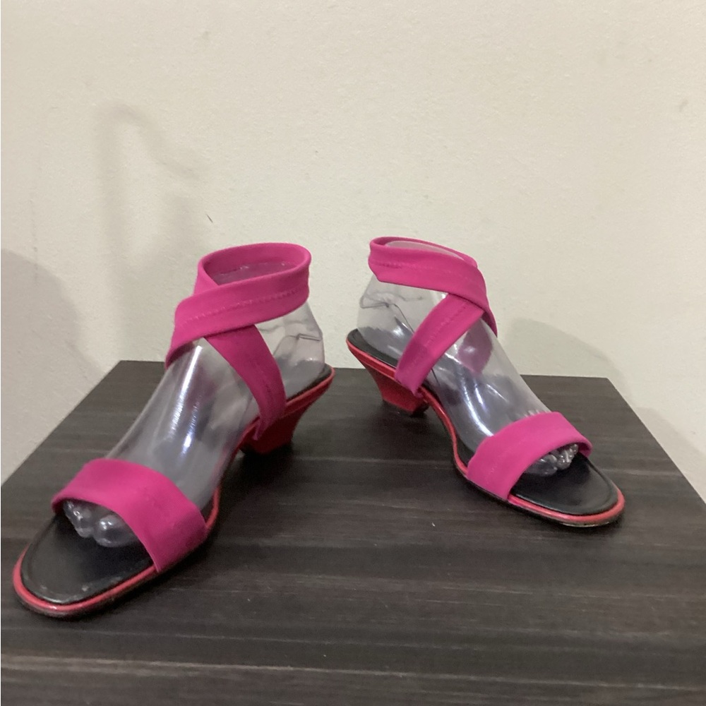 Donald J. Pliner Pink Heels Modern Design